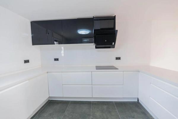 Chalet adosado en venta en  Calle Luis Morales , Marbella photo 4