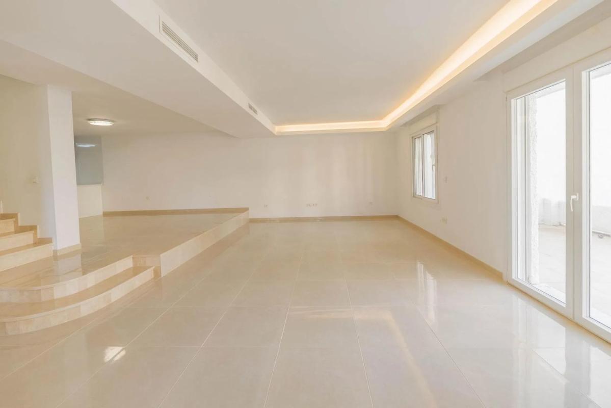 Venta de chalet adosado en Calle Luis Morales , Marbella photo 5