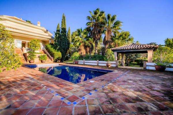 Chalet independiente en venta en Calle Teniente Riera, Marbella
photo 1