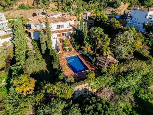 Chalet independiente en venta en Calle Teniente Riera, Marbella
thumbnail 2