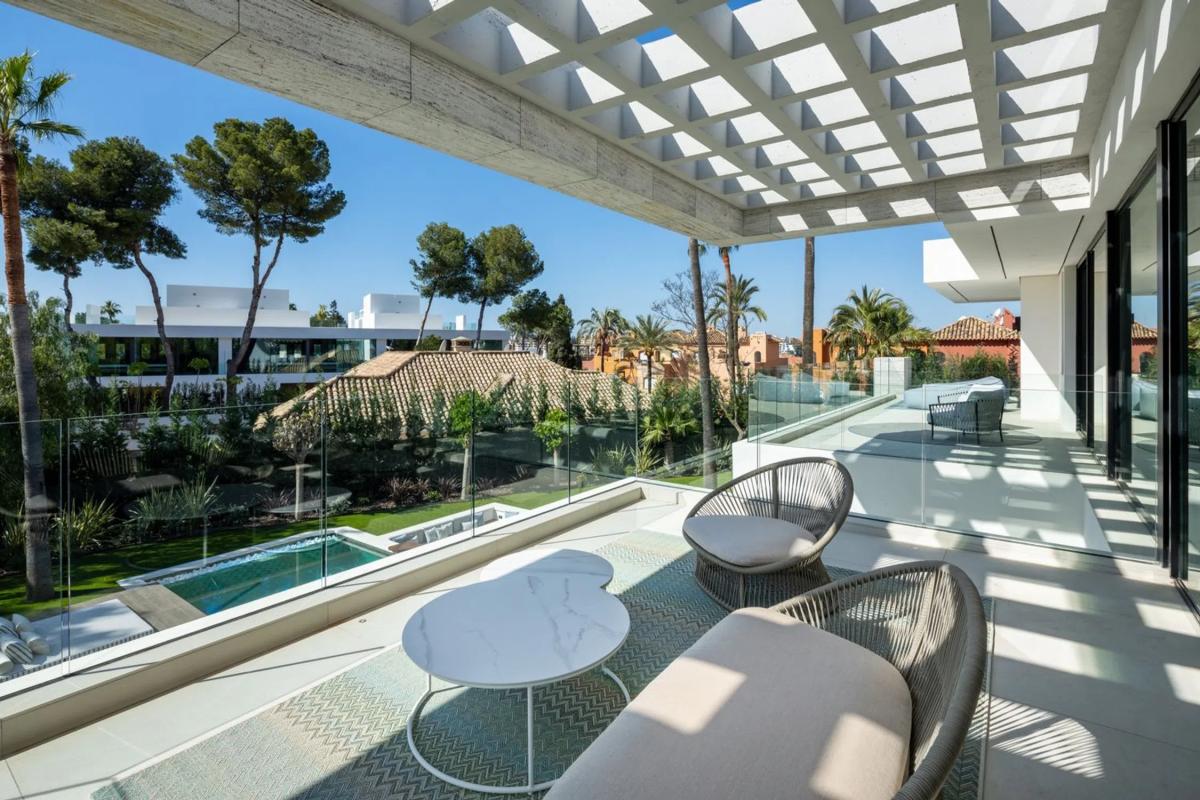 Venta de chalet independiente en Calle Alonso Cano, Marbella
photo 3