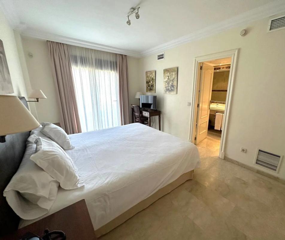 Venta de piso en Camino del Ángel, Marbella
 photo 2