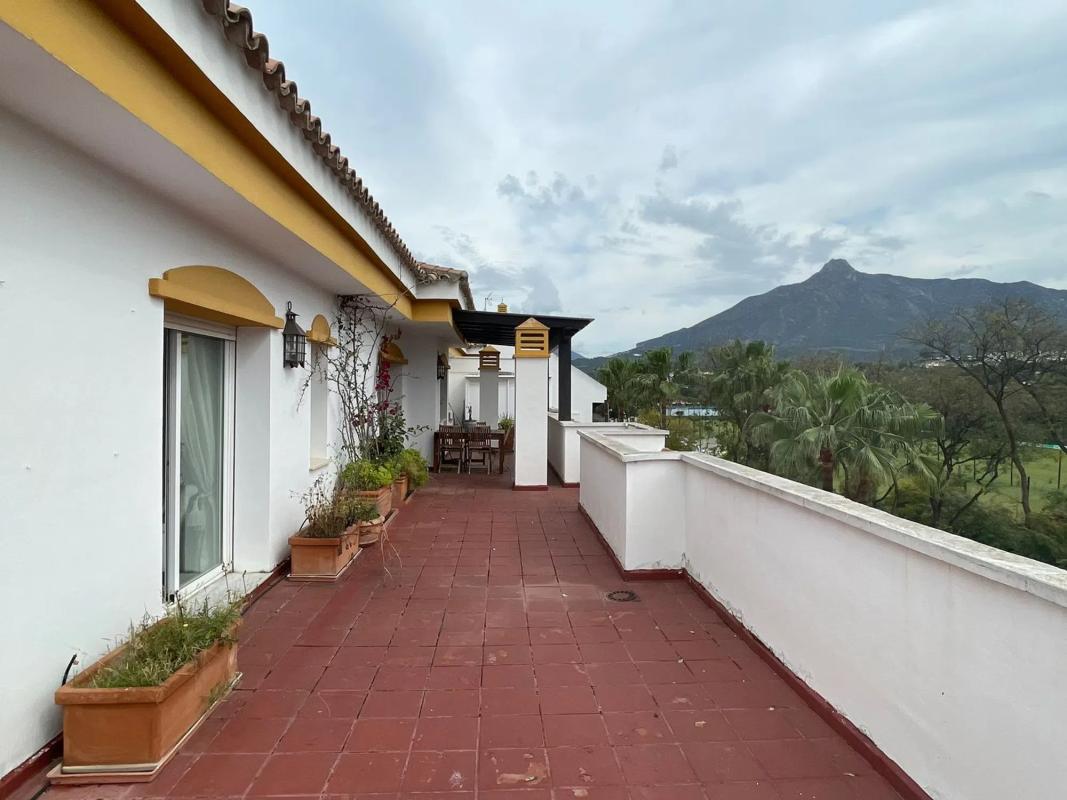 Venta de ático en Conjunto la Dama de Noche, 4, Marbella photo 1