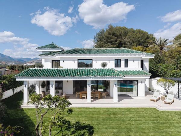 Chalet independiente en venta en Calle Pablo Picasso, Marbella
thumbnail 2