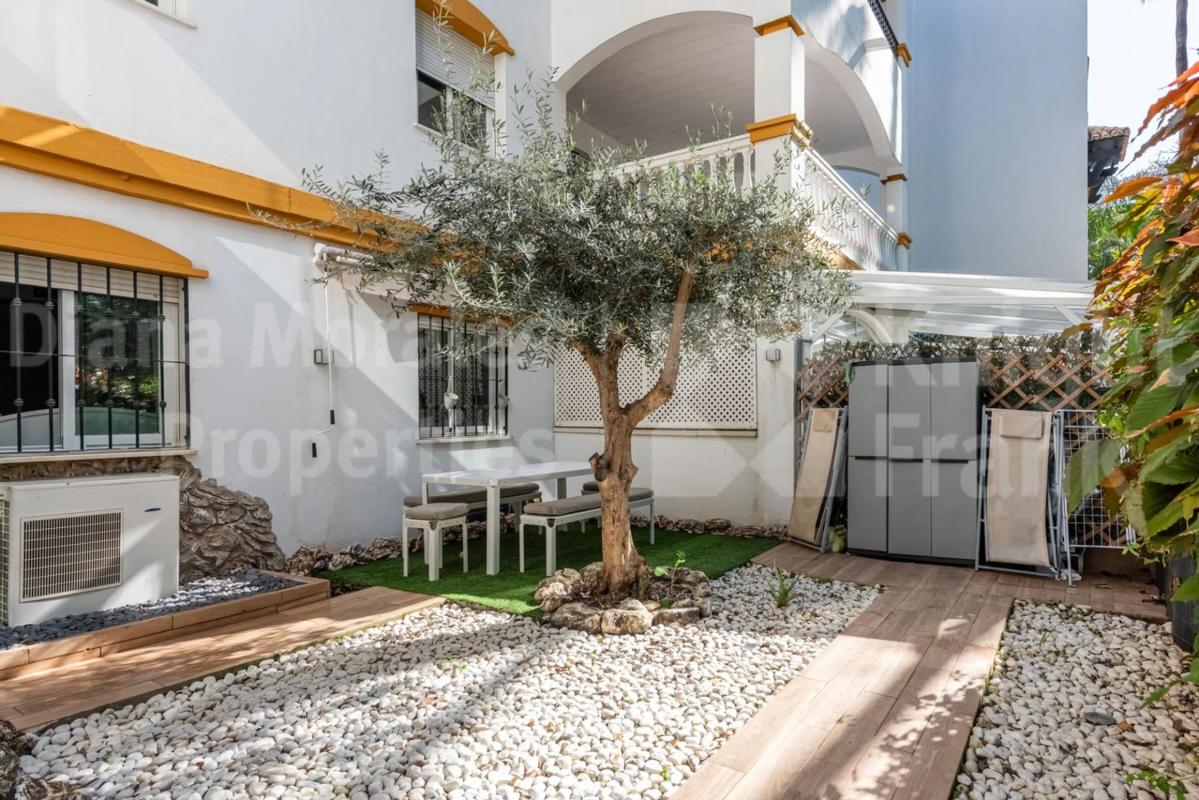 Sprzedaż mieszkania w Barrio La Dama de Noche-La Alzambra, Marbella
photo 1