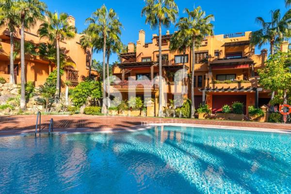 Sprzedaż mieszkania w Avenida Príncipe Salman, 3, Marbella
 photo 1