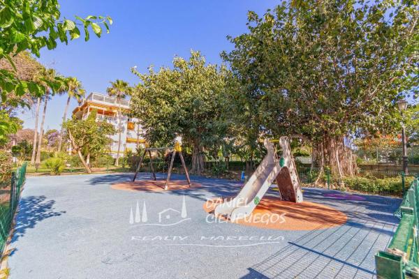 Venta de piso en Avenida Príncipe Salman, Marbella
 photo 1