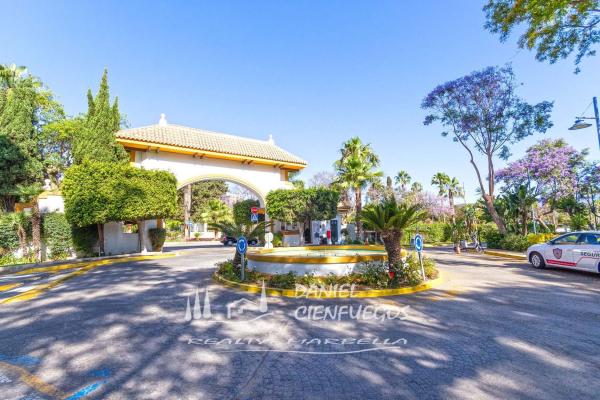 Venta de piso en Avenida Príncipe Salman, Marbella
 photo 2