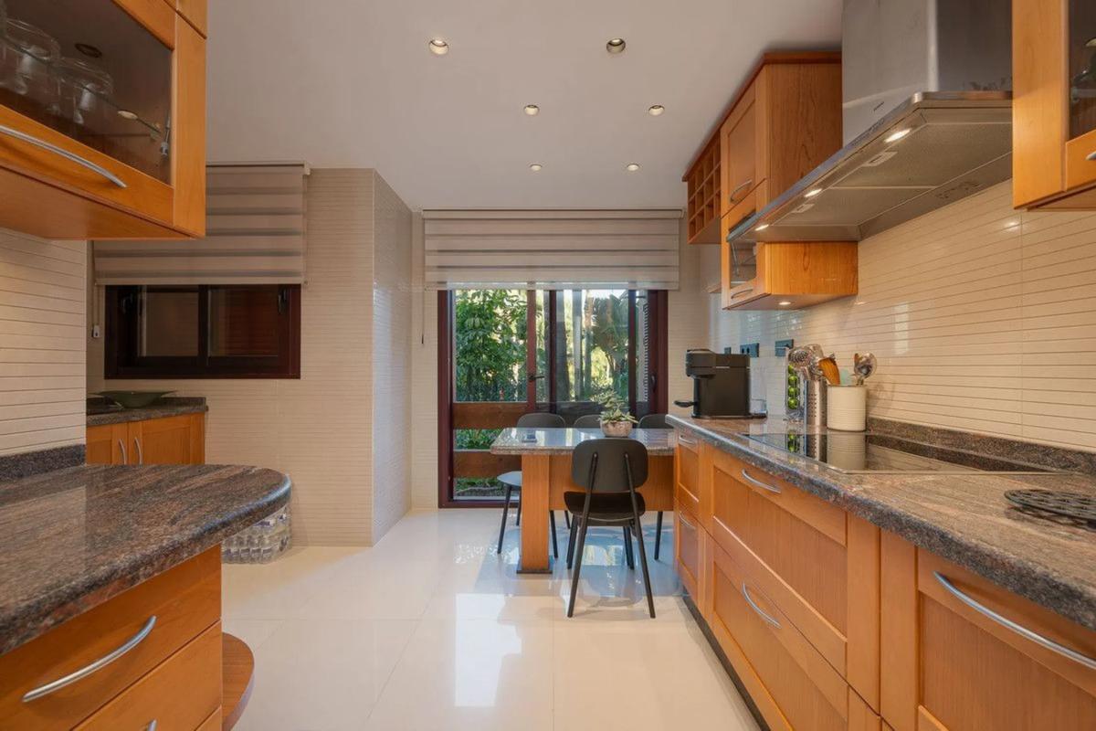 Продажа квартиры на Avenida Avenue Príncipe Salman s/n, Марбелла
 photo 3