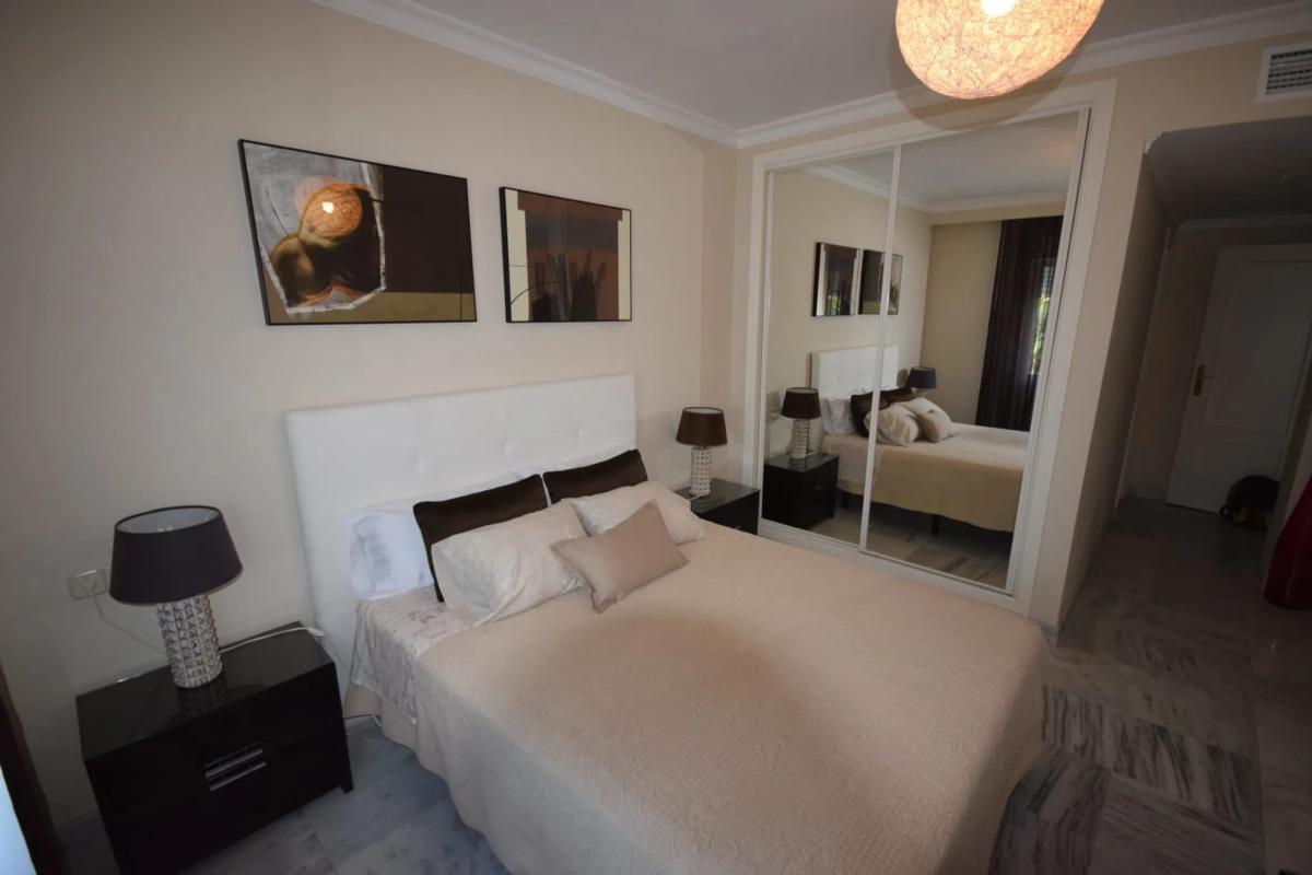 Venta de piso en Avenida Príncipe Salman, 1, Marbella
photo 1