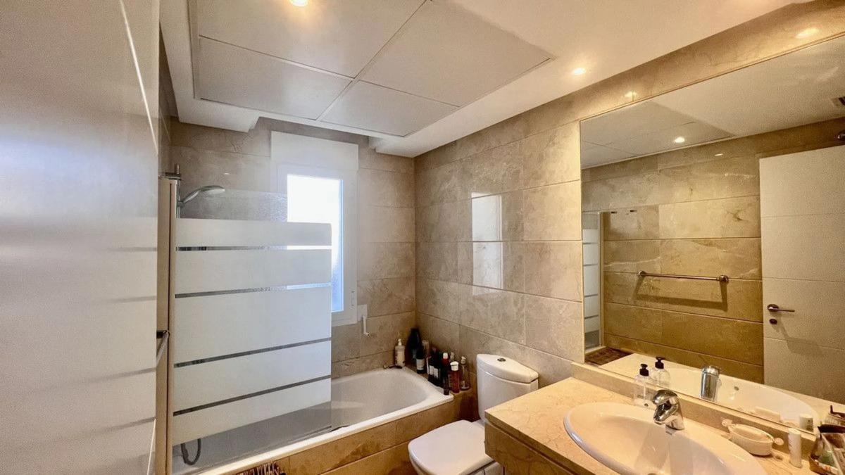 Penthouse sale in Calle av principe salman s/n, Marbella photo 5