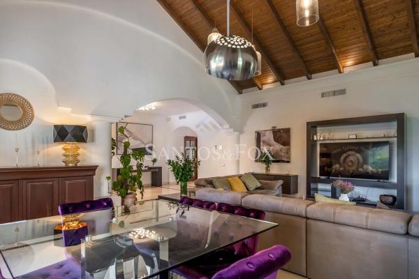 Chalet wolnostojący na sprzedaż w  Barrio Las Brisas, Marbella photo 3