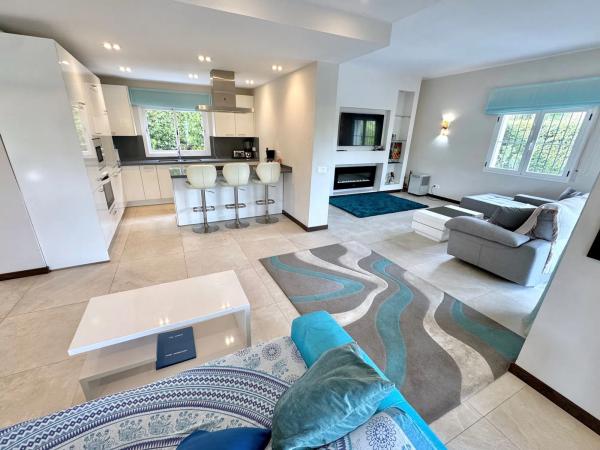 Chalet wolnostojący na sprzedaż w  Barrio Las Brisas, Marbella photo 1