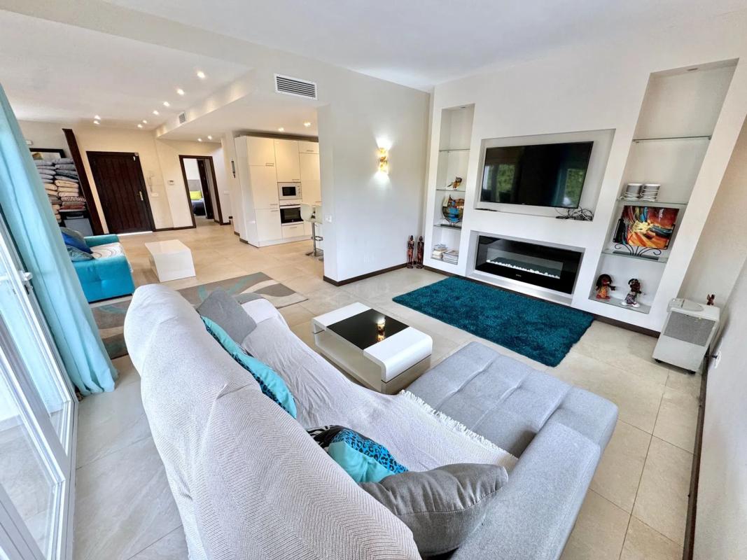 Sprzedaż niezależnego domku jednorodzinnego w  Barrio Las Brisas, Marbella photo 2
