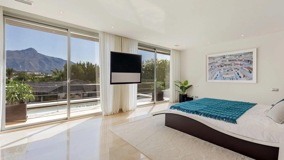 Sprzedaż niezależnego domku jednorodzinnego w  Barrio Las Brisas, Marbella photo 5