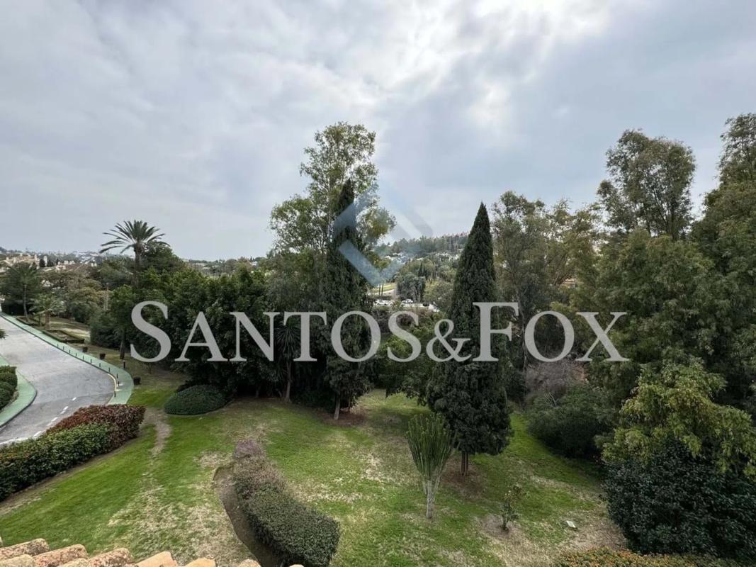 Sale of apartment in Barrio Las Brisas, Marbella
 photo 4