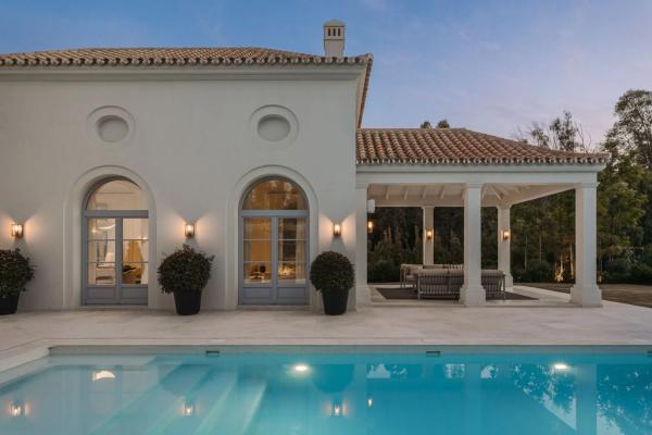 Chalet wolnostojący na sprzedaż w  Barrio Las Brisas, Marbella photo 1