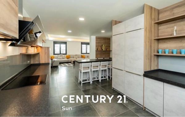Chalet wolnostojący na sprzedaż w  Calle Bruselas 32-D, Marbella photo 3