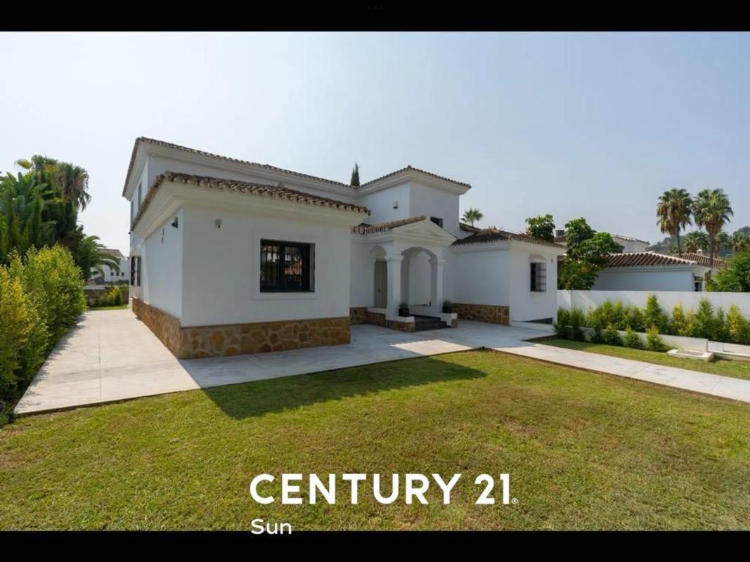 Sprzedaż niezależnego domku jednorodzinnego w  Calle Bruselas 32-D, Marbella photo 5