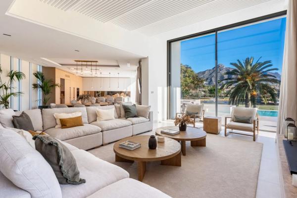 Chalet wolnostojący na sprzedaż w  Calle 06D Nva Andaluc, 32 C, Marbella photo 3