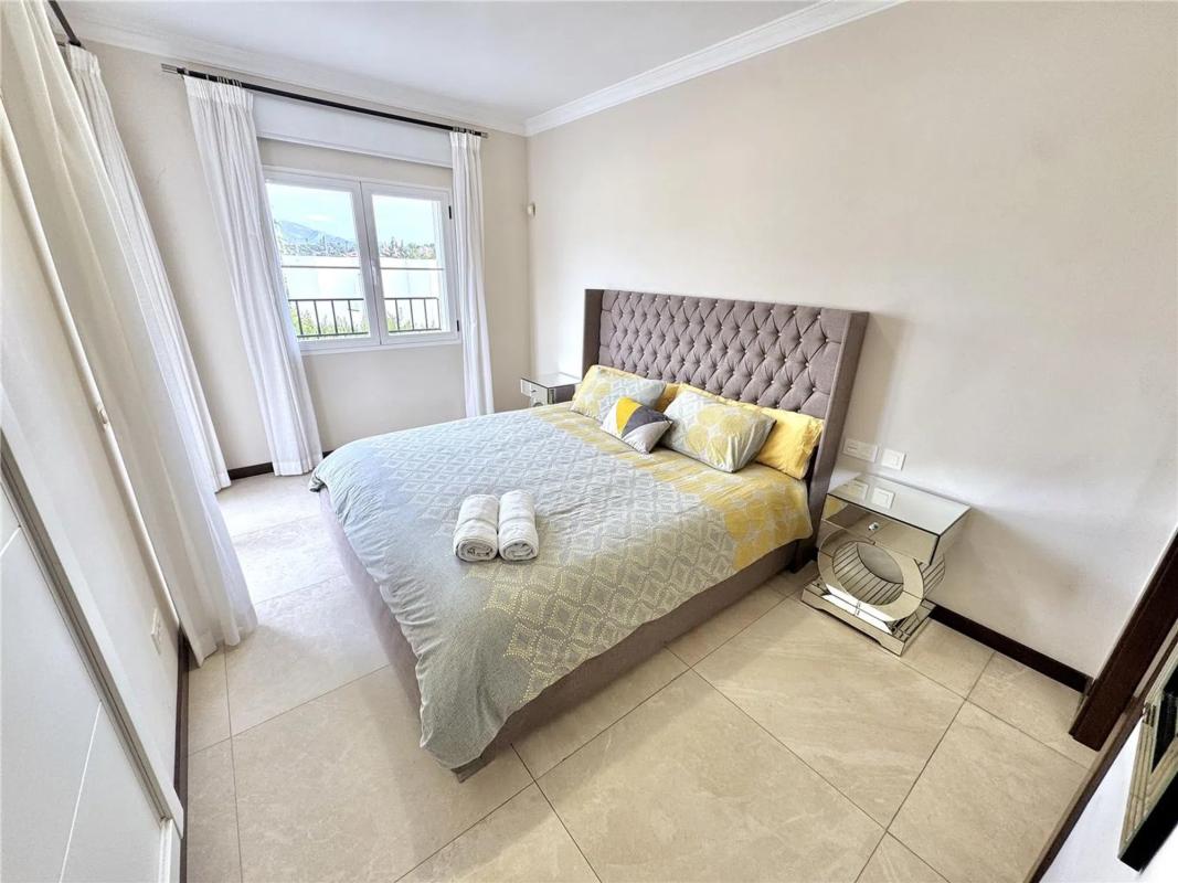 Sprzedaż niezależnego domku jednorodzinnego w Barrio Las Brisas, Marbella photo 3