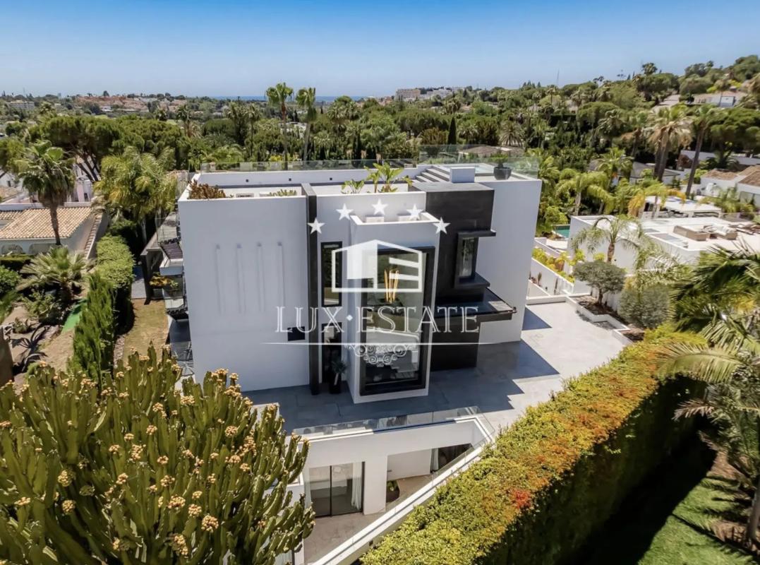 Sprzedaż niezależnego domku jednorodzinnego w Calle Liria, 18, Marbella photo 5