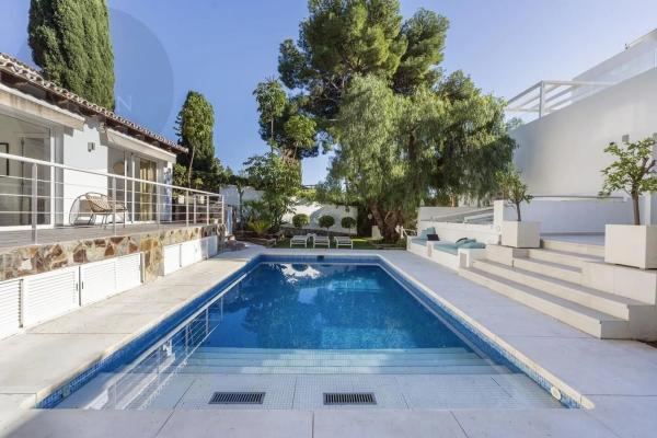 Chalet wolnostojący na sprzedaż w  Nueva andalucia, Marbella photo 2