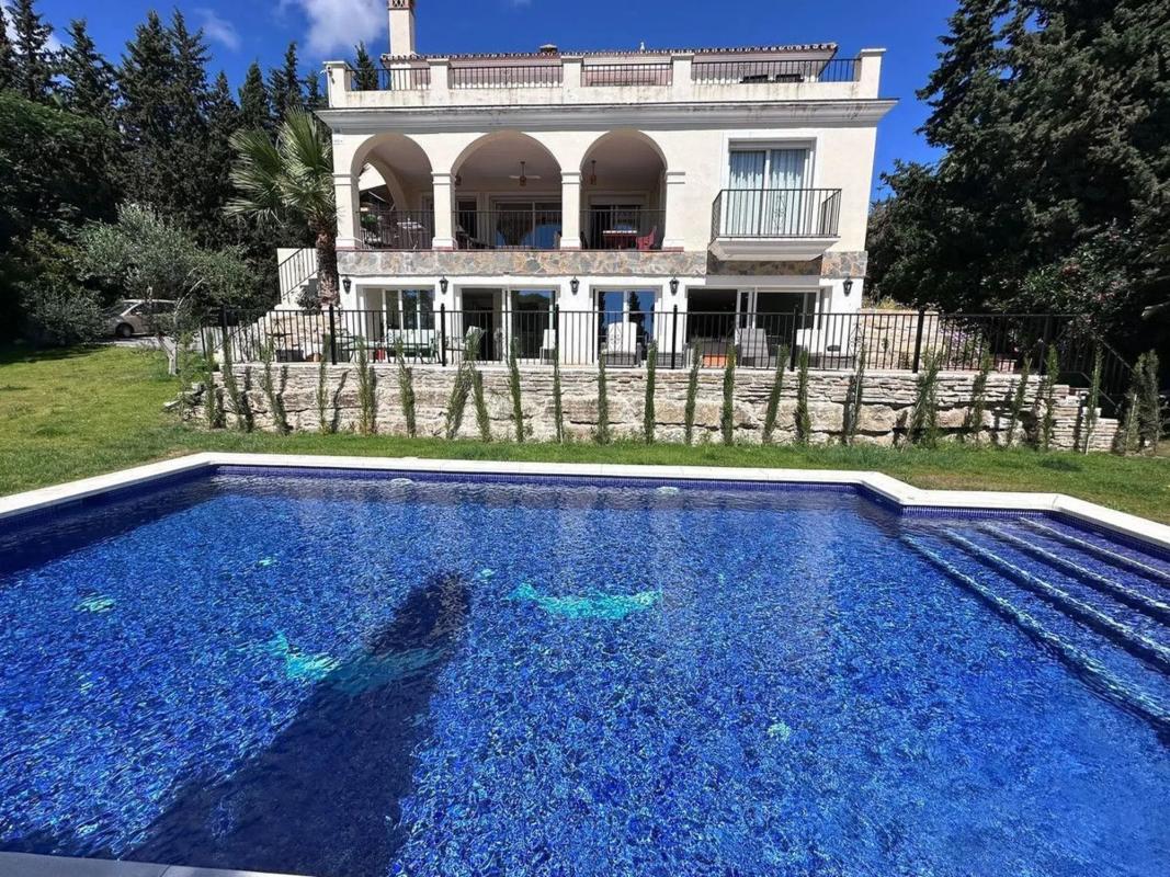 Sprzedaż niezależnego domku jednorodzinnego w Calle Cartuja 17-D, Marbella photo 1