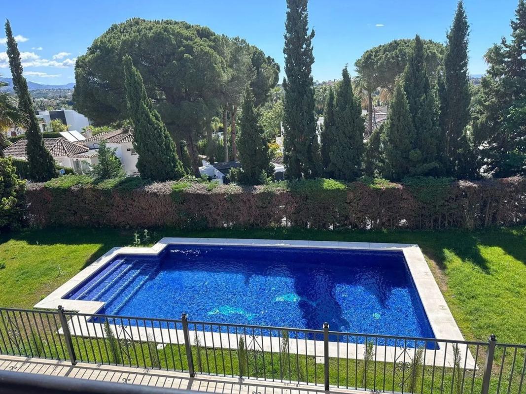 Sprzedaż niezależnego domku jednorodzinnego w Calle Cartuja 17-D, Marbella photo 2