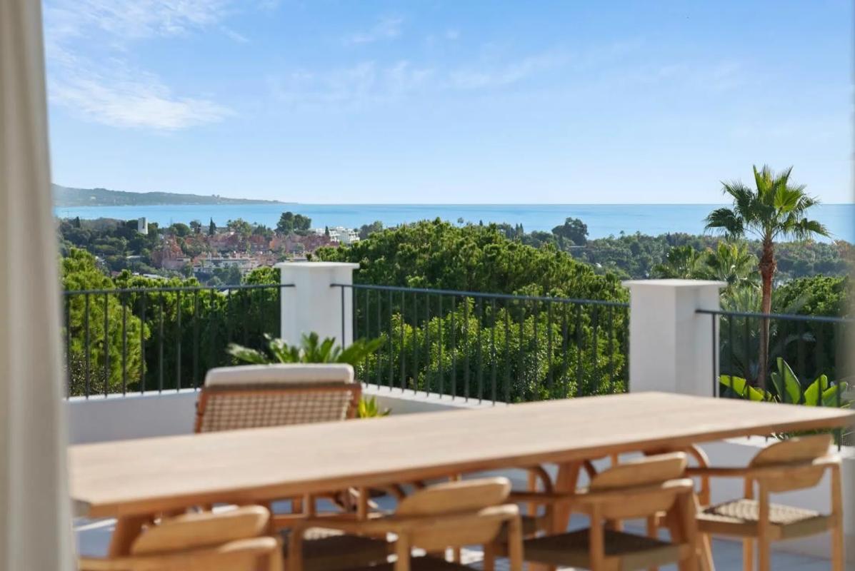 Sprzedaż niezależnego domku jednorodzinnego w Avenida Calderón de la Barca, Marbella photo 2