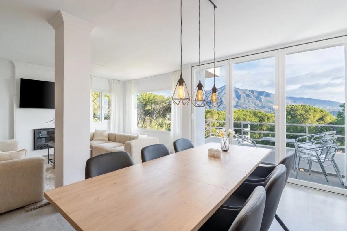 Duplex sale in Barrio Las Brisas, Marbella photo 2