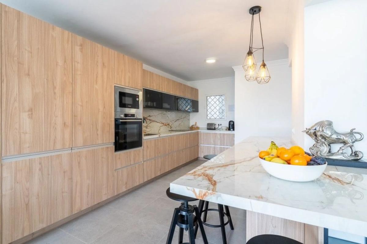 Duplex sale in Barrio Las Brisas, Marbella photo 3