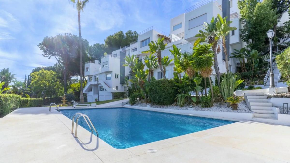 Venta de duplex en AV CALDERON DE LA BARCA-NVA, 26, Marbella photo 3