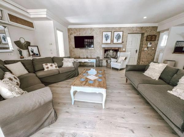 Chalet wolnostojący na sprzedaż w  Calle Yuste 13-D, Marbella photo 3
