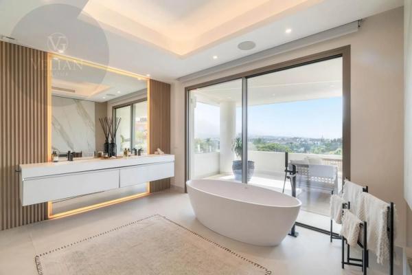 Independent chalet for sale in Nueva andalucia, Marbella
thumbnail 2