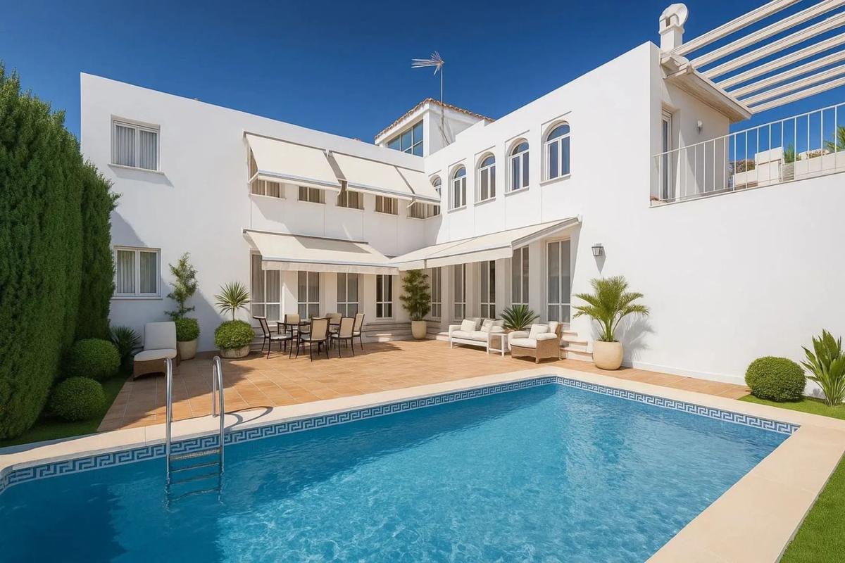 Venta de chalet independiente en Barrio Las Brisas, Marbella
photo 3