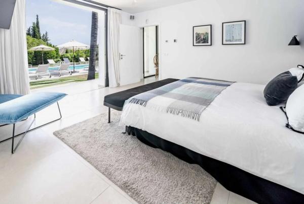 Chalet wolnostojący na sprzedaż w  Avenida Generalife, Marbella photo 3