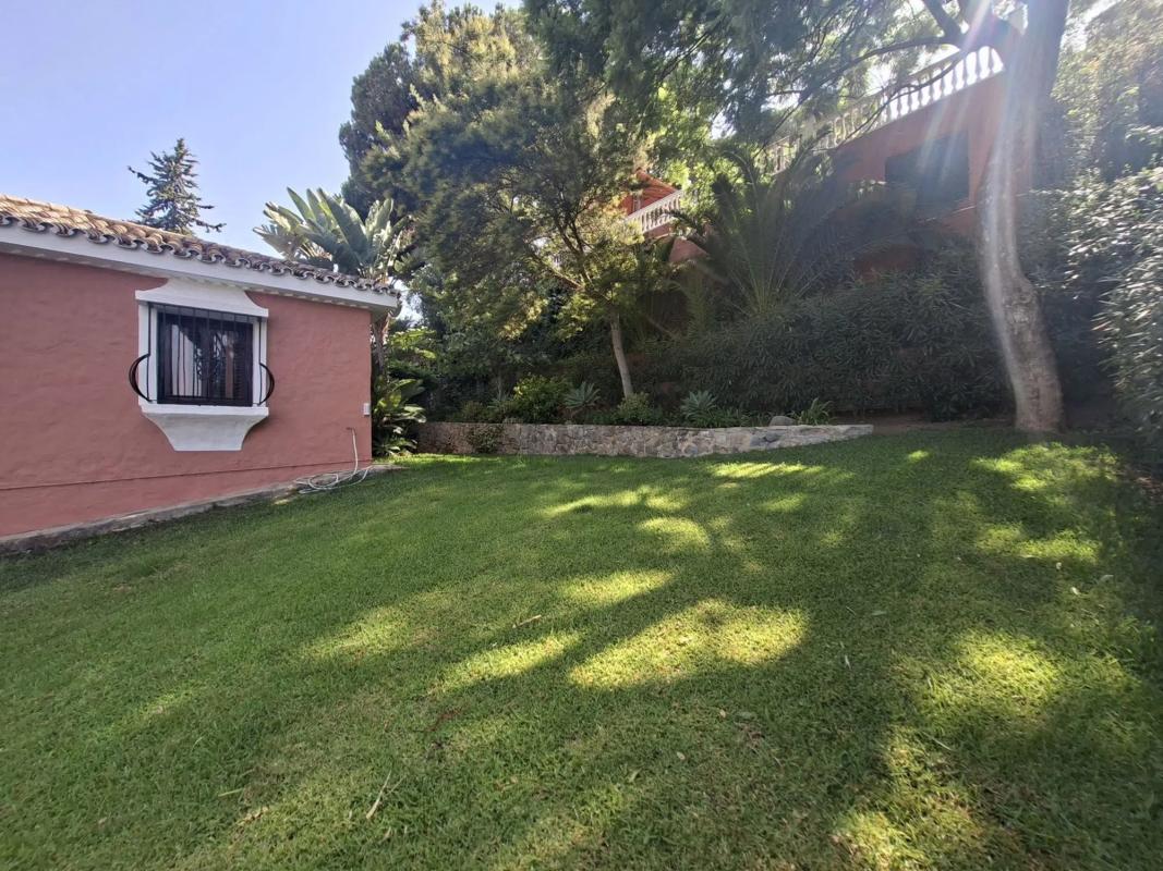 Продажа отдельного шале в  Calle Liceo 14-D, Марбелла photo 2