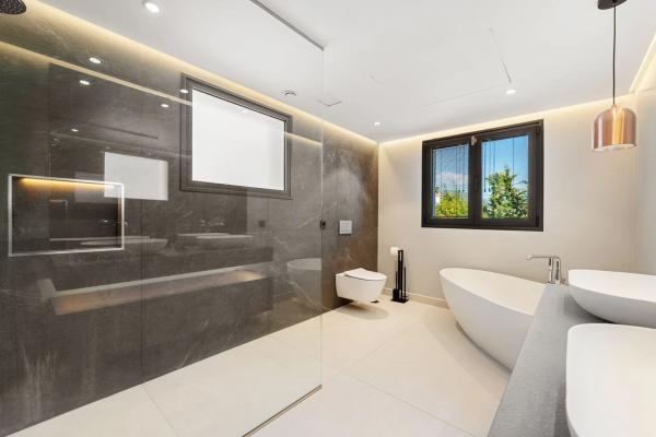 Chalet wolnostojący na sprzedaż w  Barrio Las Brisas, Marbella photo 4