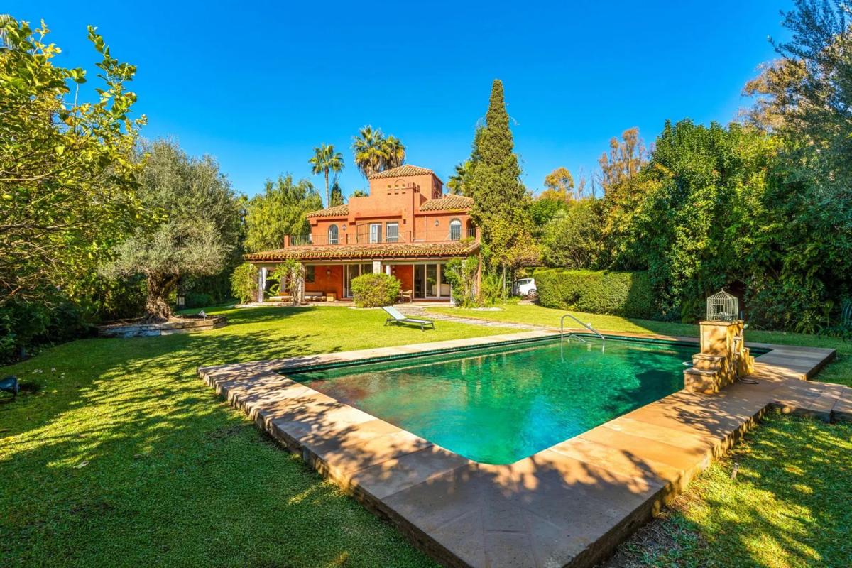 Sale of independent chalet in Calle 01D Nva Andaluc, 6, Marbella
photo 1