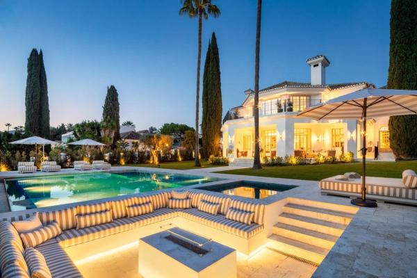 Chalet independiente en venta en Calle Copenhague 30-D, Marbella
thumbnail 3