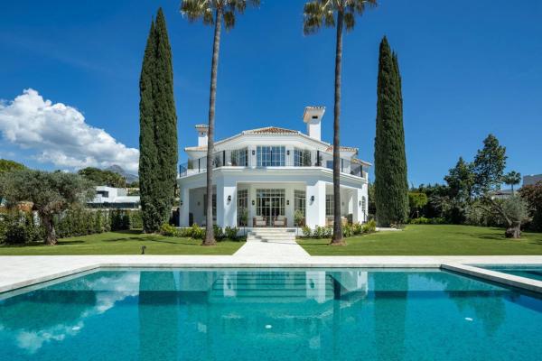 Chalet independiente en venta en Calle Copenhague 30-D, Marbella
 photo 4