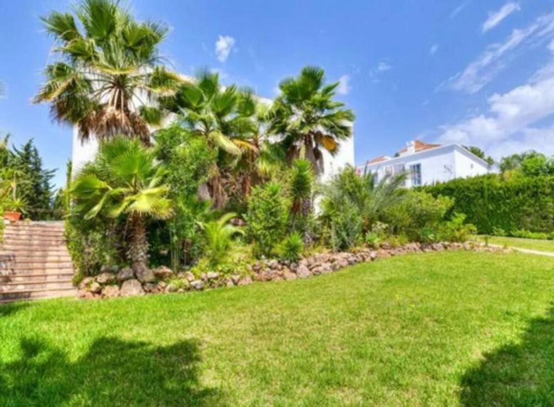 Sale of independent chalet in Calle Arcadia, Marbella
photo 2