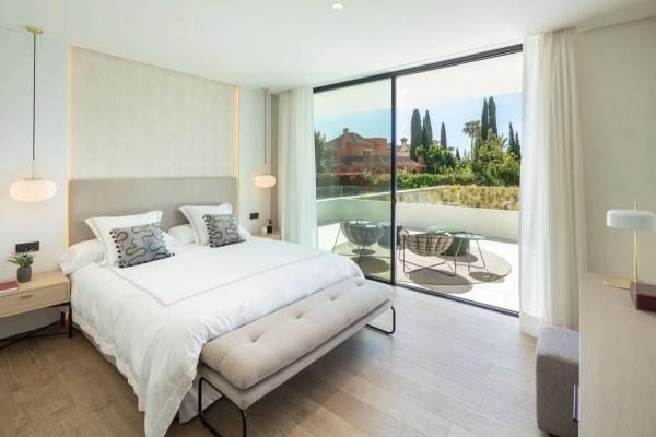 Chalet independiente en venta en Barrio Las Brisas, Marbella
 photo 4