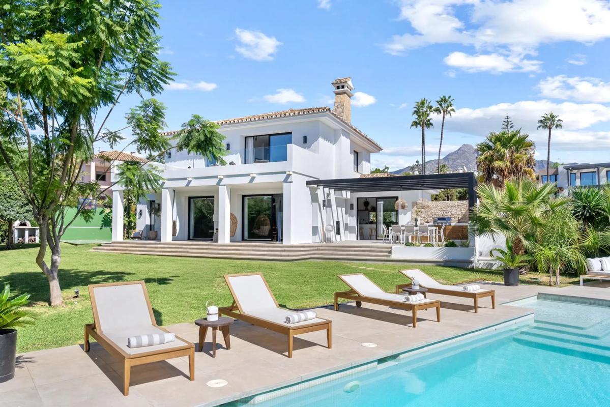 Sprzedaż niezależnego domku jednorodzinnego w Calle Milan 28-D s/n, Marbella photo 1