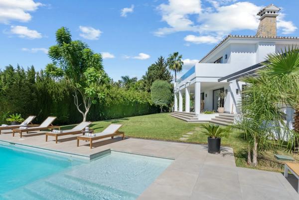 Chalet independiente en venta en Calle Milan 28-D s/n, Marbella
thumbnail 2