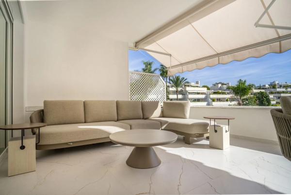 Venta de piso en Barrio Las Brisas, Marbella
photo 1