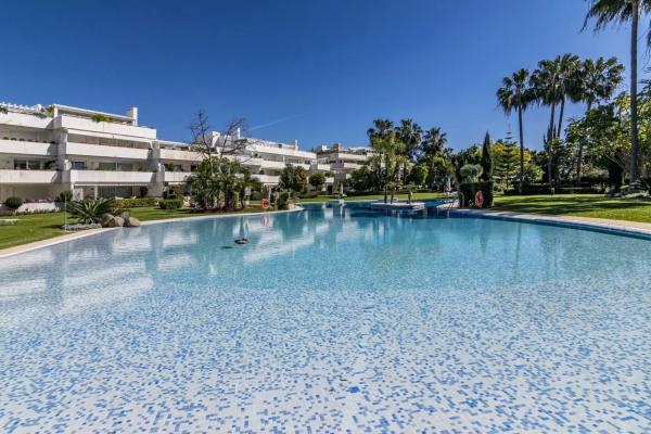 Venta de piso en Barrio Las Brisas, Marbella
thumbnail 3