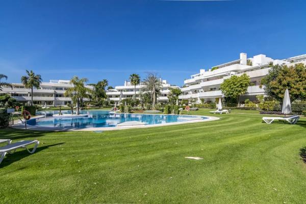 Venta de piso en Barrio Las Brisas, Marbella
 photo 4