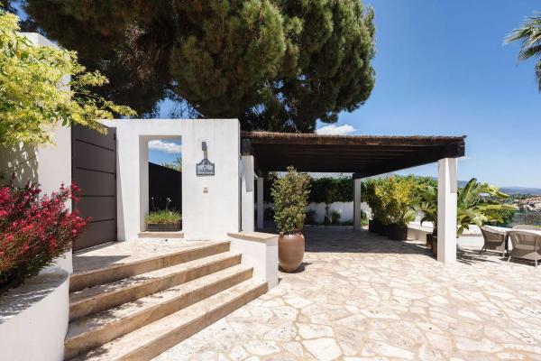 Chalet wolnostojący na sprzedaż w  Calle Real, Marbella photo 3